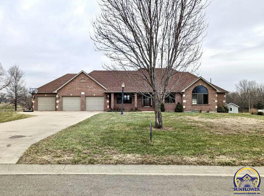 4710 NW LEVERING DR, TOPEKA, KS 66618, photo 1 of 45
