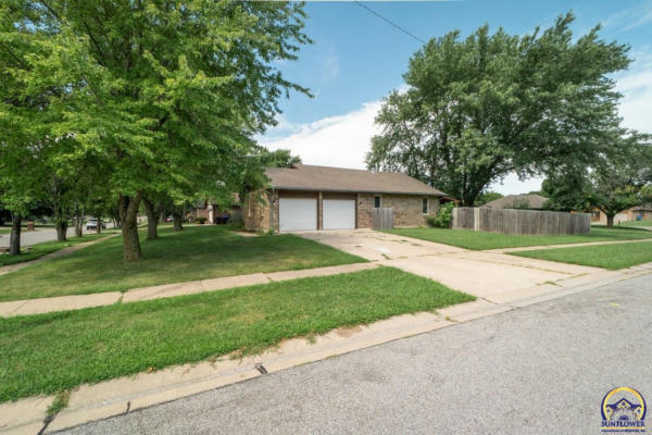 3828 SW 39TH TER, TOPEKA, KS 66610, photo 5 of 46